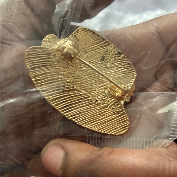 Hat Brooch - Pink, Red, Black, White pick 1 - Picture 3 of 6